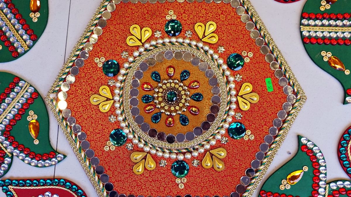 Traditional artisan workshop, Pottery weaving painting, Cultural craft – luxus-subkulturen 2025